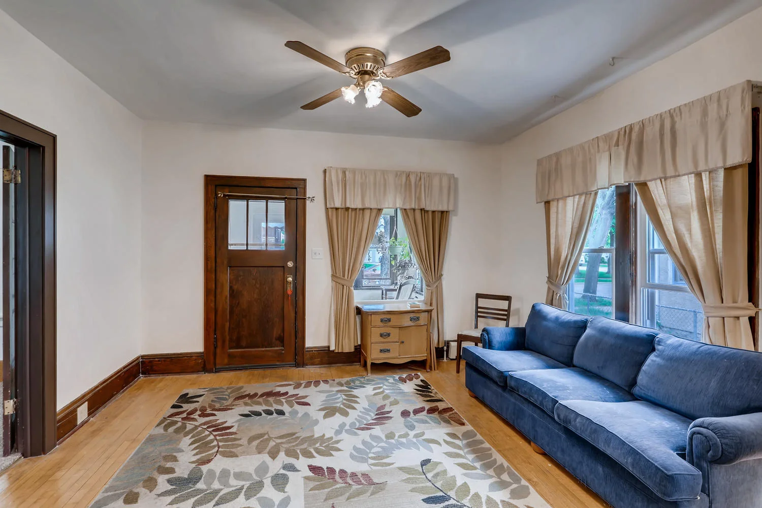 2310 6th St NE Minneapolis MN-large-005-4-Living Room-1500x1000-72dpi.jpg