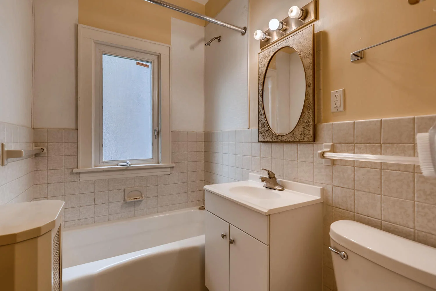 2310 6th St NE Minneapolis MN-large-016-9-Bathroom-1500x1000-72dpi.jpg