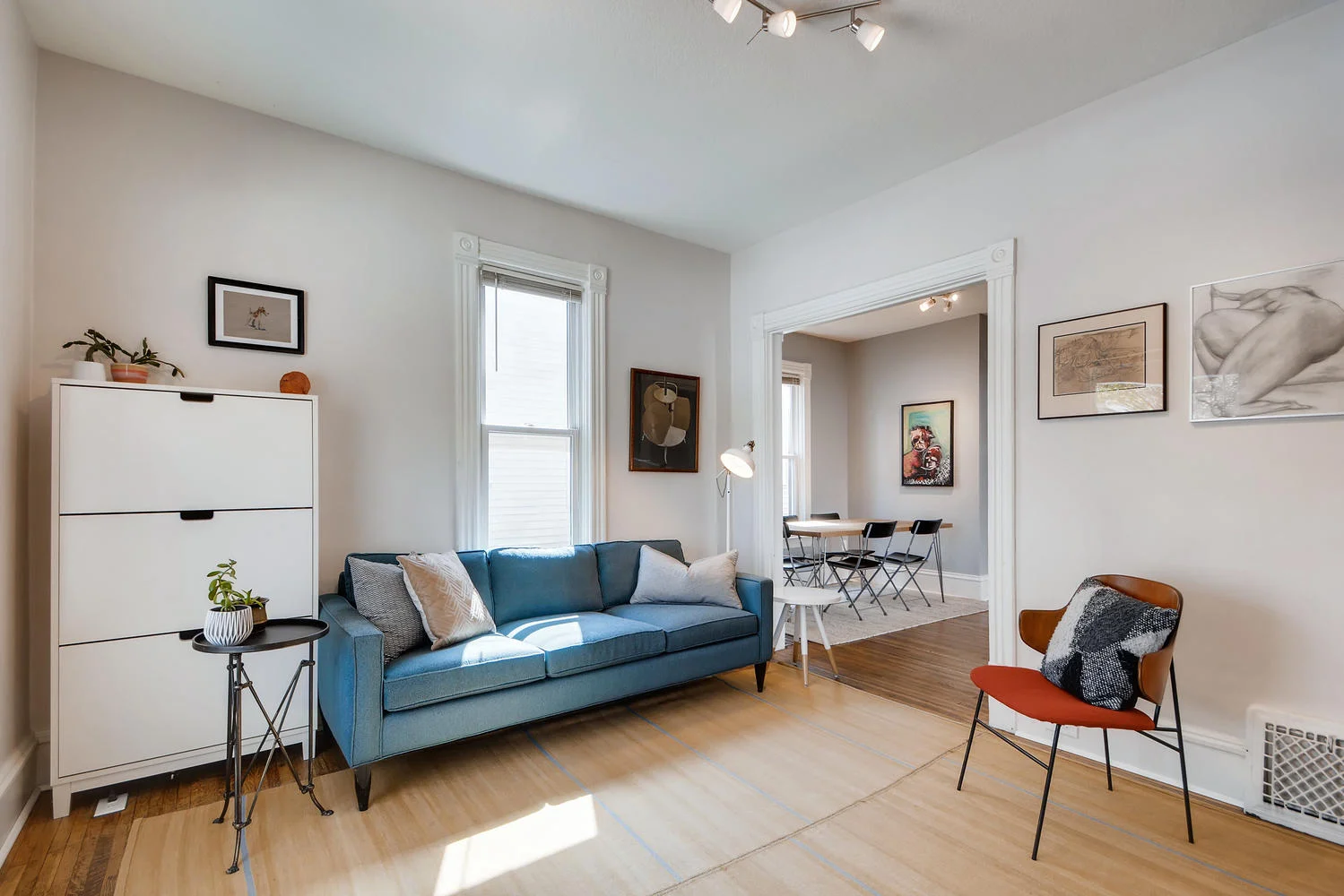 1112 18th Ave NE Minneapolis-large-003-3-Living Room-1499x1000-72dpi.jpg