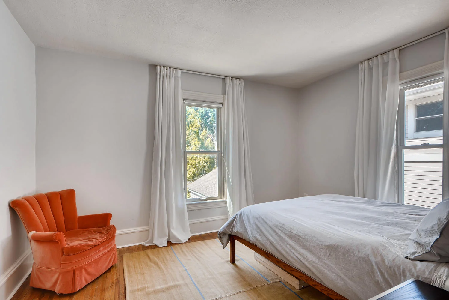 1112 18th Ave NE Minneapolis-large-015-18-2nd Floor Master Bedroom-1500x1000-72dpi.jpg