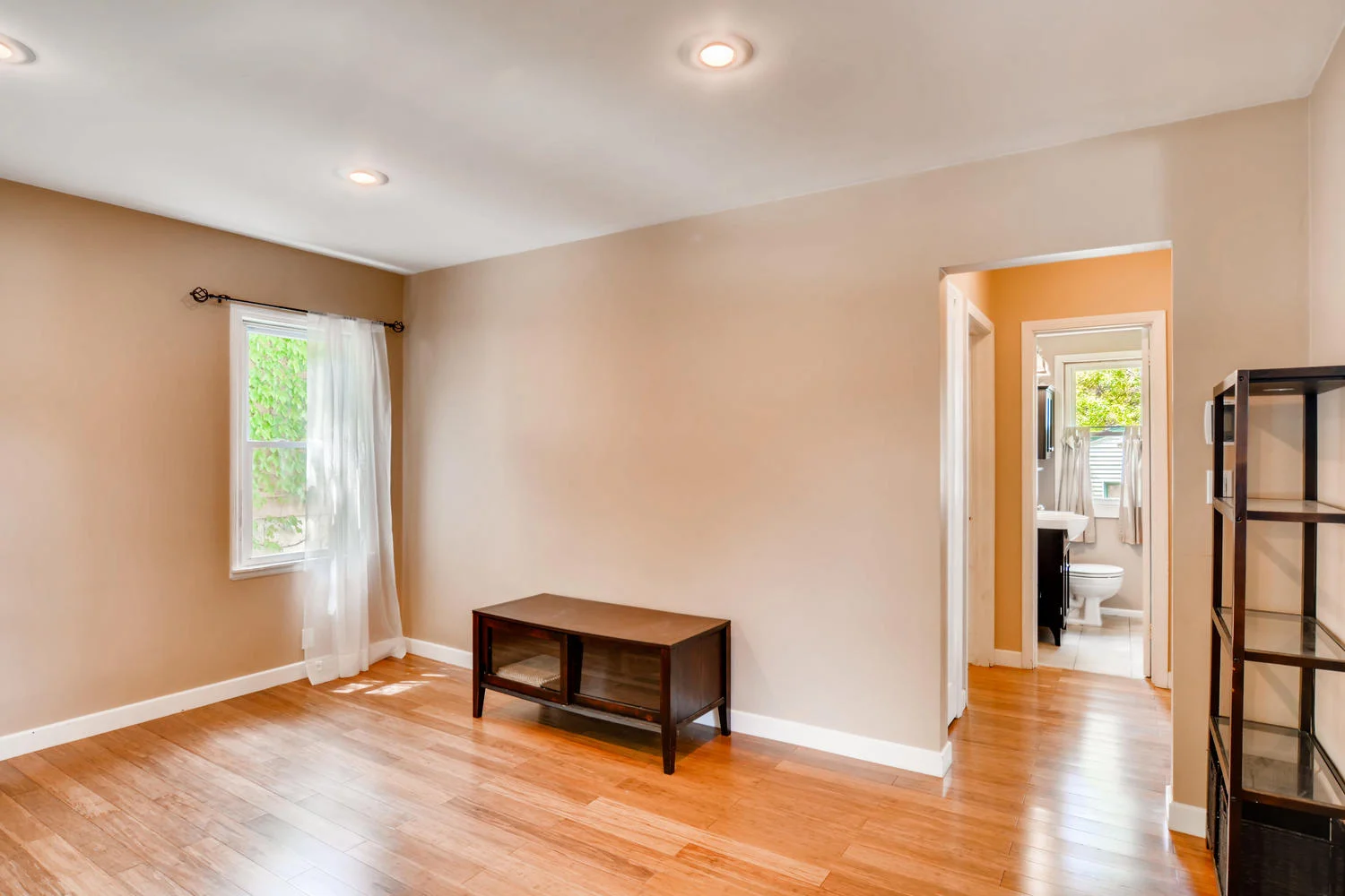 3210 Fillmore St NE-large-008-010-Living Room-1500x1000-72dpi.jpg