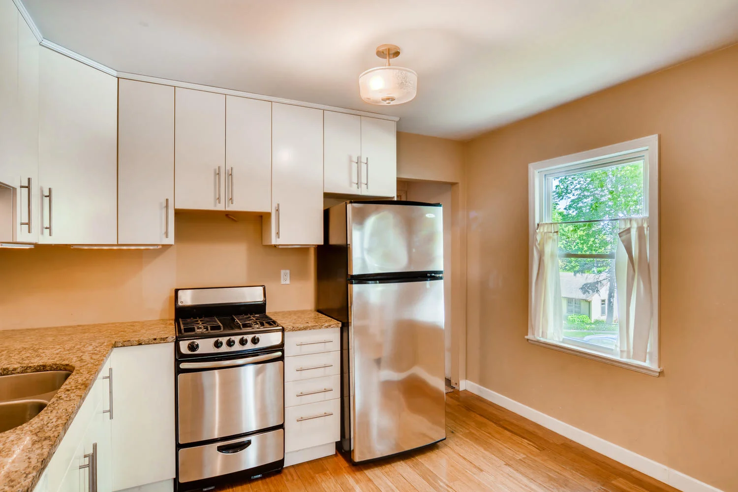 3210 Fillmore St NE-large-012-016-Kitchen-1500x1000-72dpi.jpg