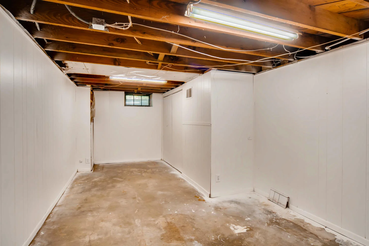 3210 Fillmore St NE-large-022-024-Lower Level-1500x1000-72dpi.jpg