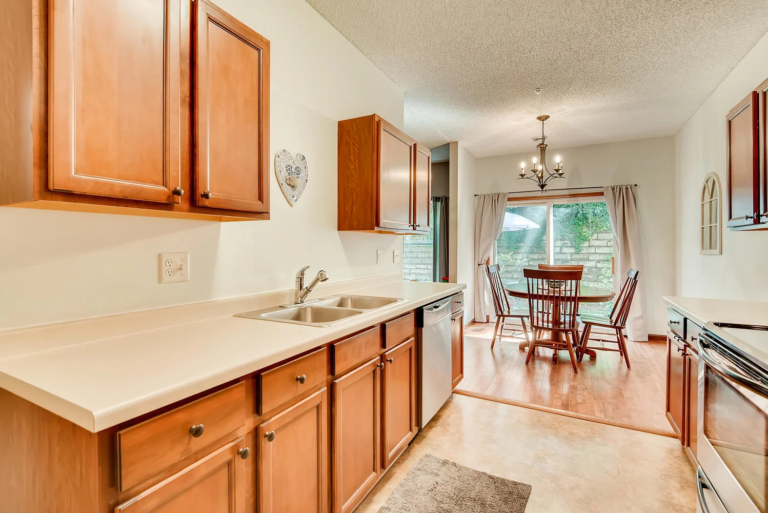 564 Lomianki Lane NE Columbia-large-012-014-Kitchen-1499x1000-72dpi.jpg