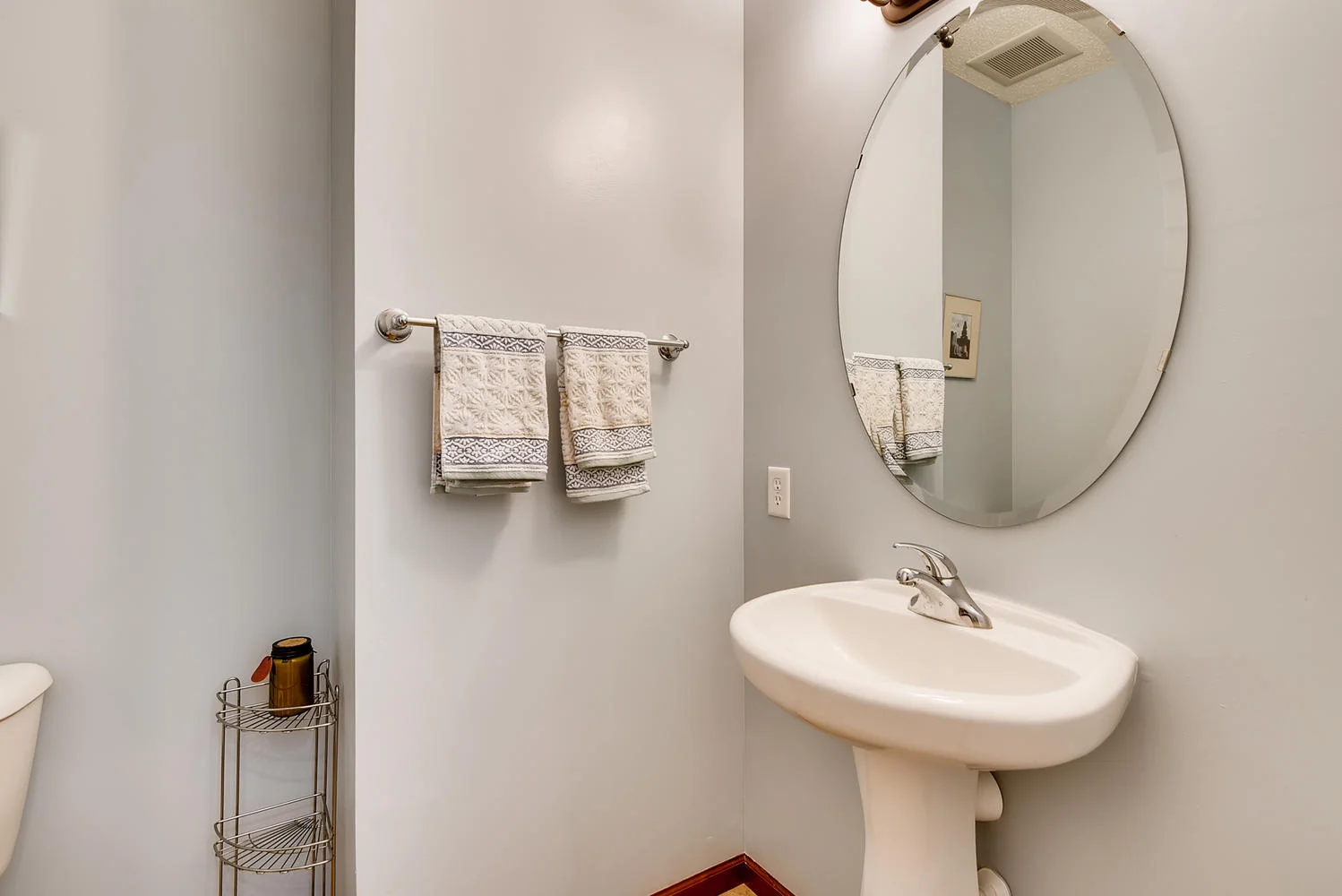 564 Lomianki Lane NE Columbia-large-016-010-Bathroom-1499x1000-72dpi.jpg