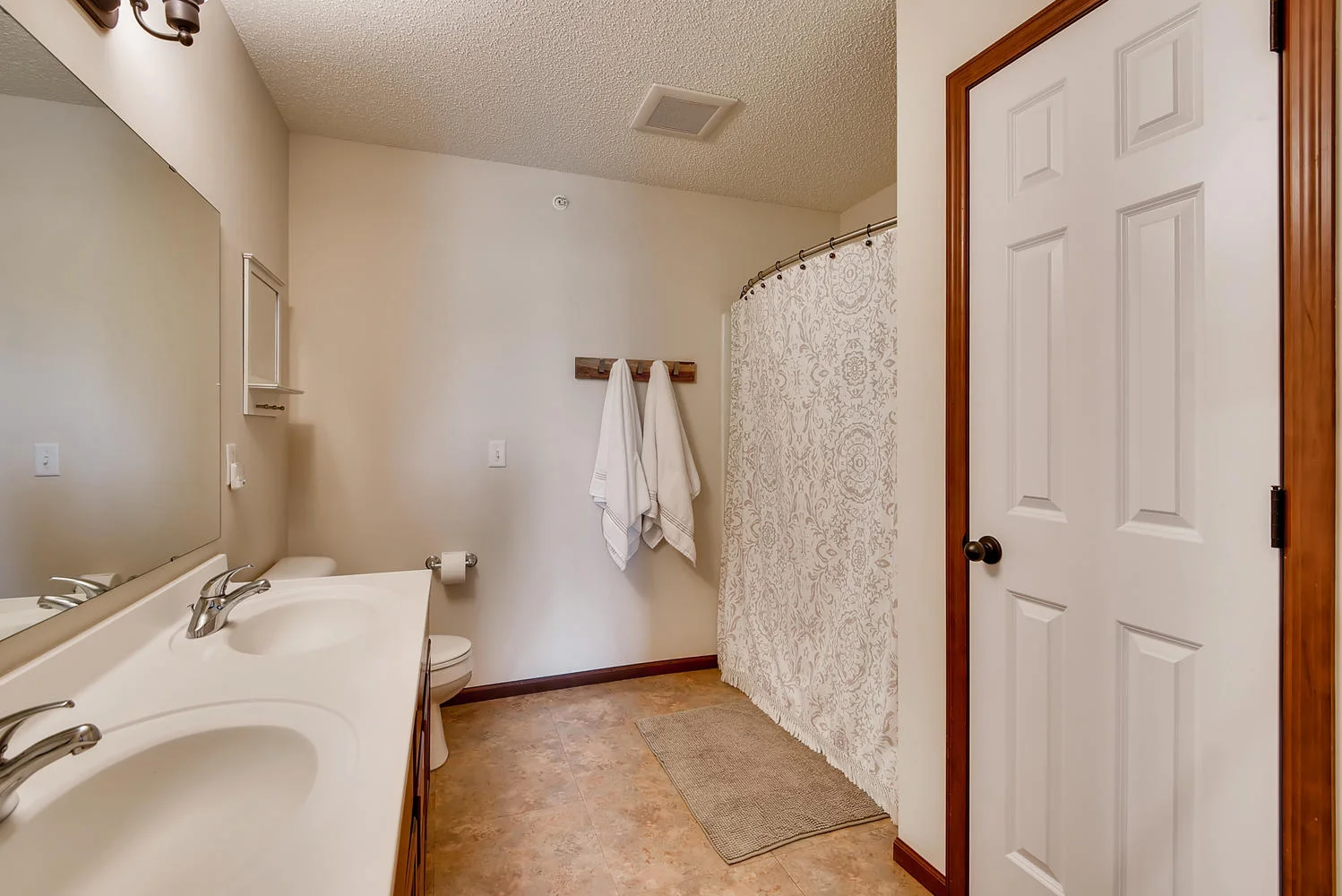 564 Lomianki Lane NE Columbia-large-019-011-2nd Floor Master Bathroom-1499x1000-72dpi.jpg