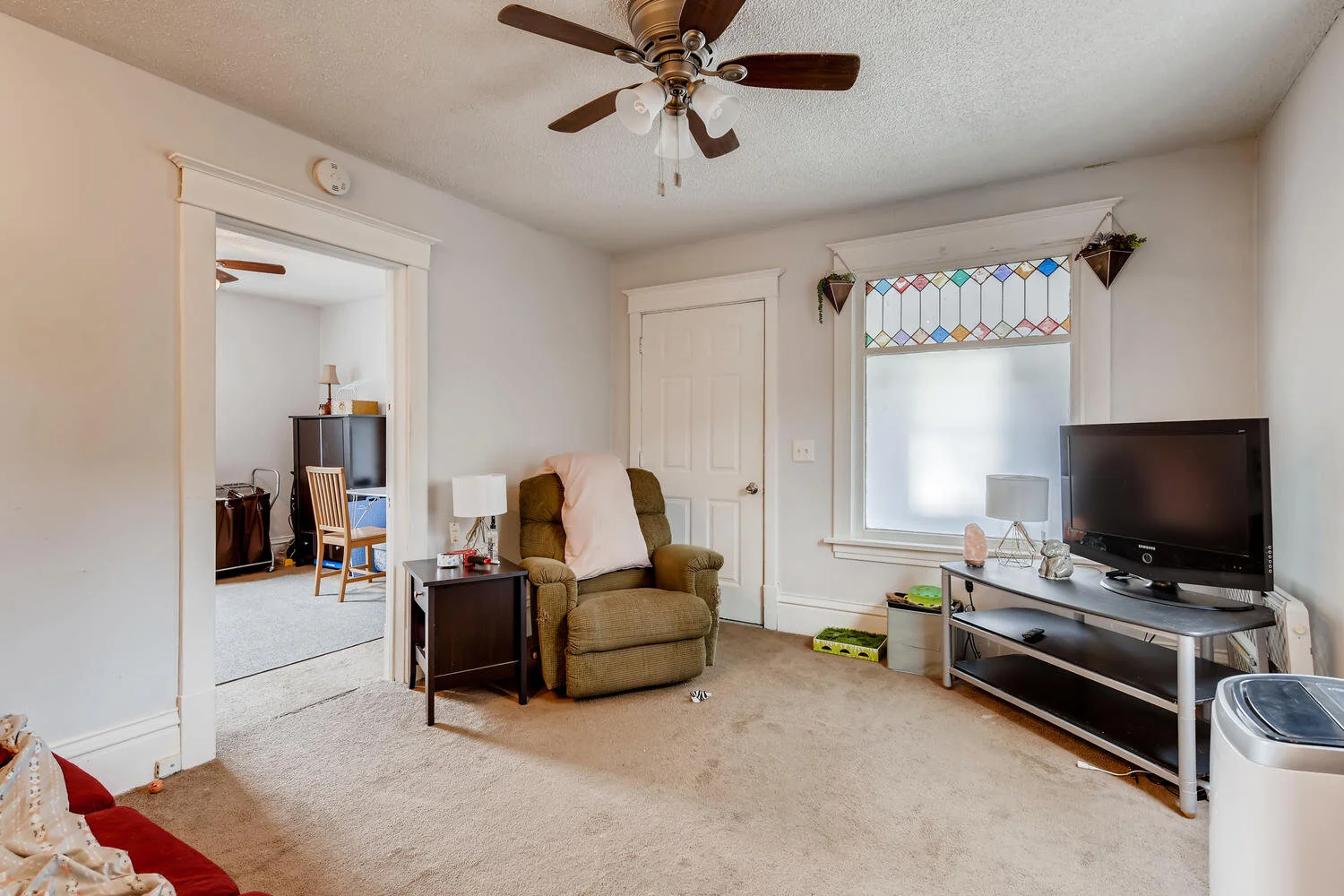 412 24th Ave NE Minneapolis MN-large-003-007-Living Room-1500x1000-72dpi.jpg