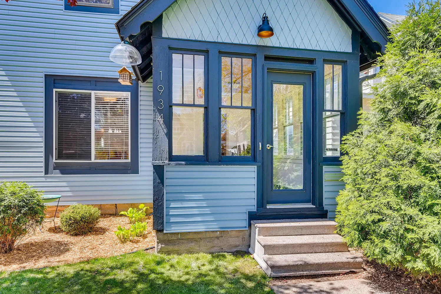 1934 Lincoln St NE Minneapolis-large-002-002-Exterior Front Entry-1499x1000-72dpi.jpg