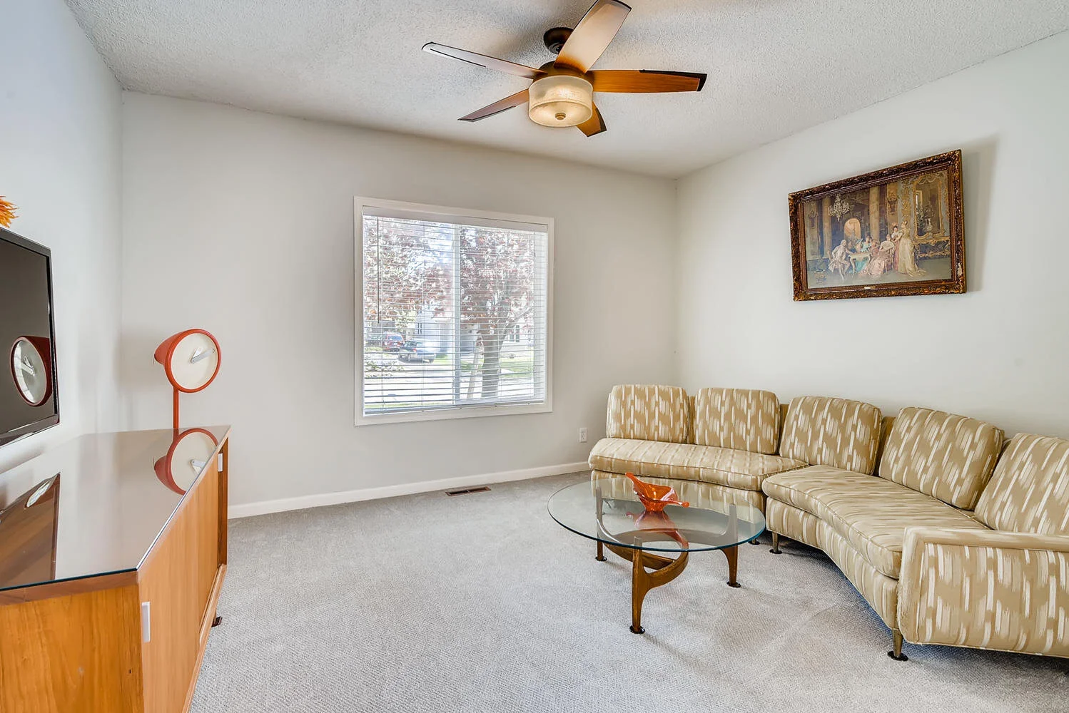 1934 Lincoln St NE Minneapolis-large-003-001-Living Room-1499x1000-72dpi.jpg