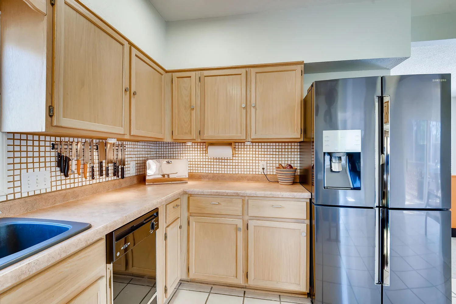 1934 Lincoln St NE Minneapolis-large-007-005-Kitchen-1499x1000-72dpi.jpg