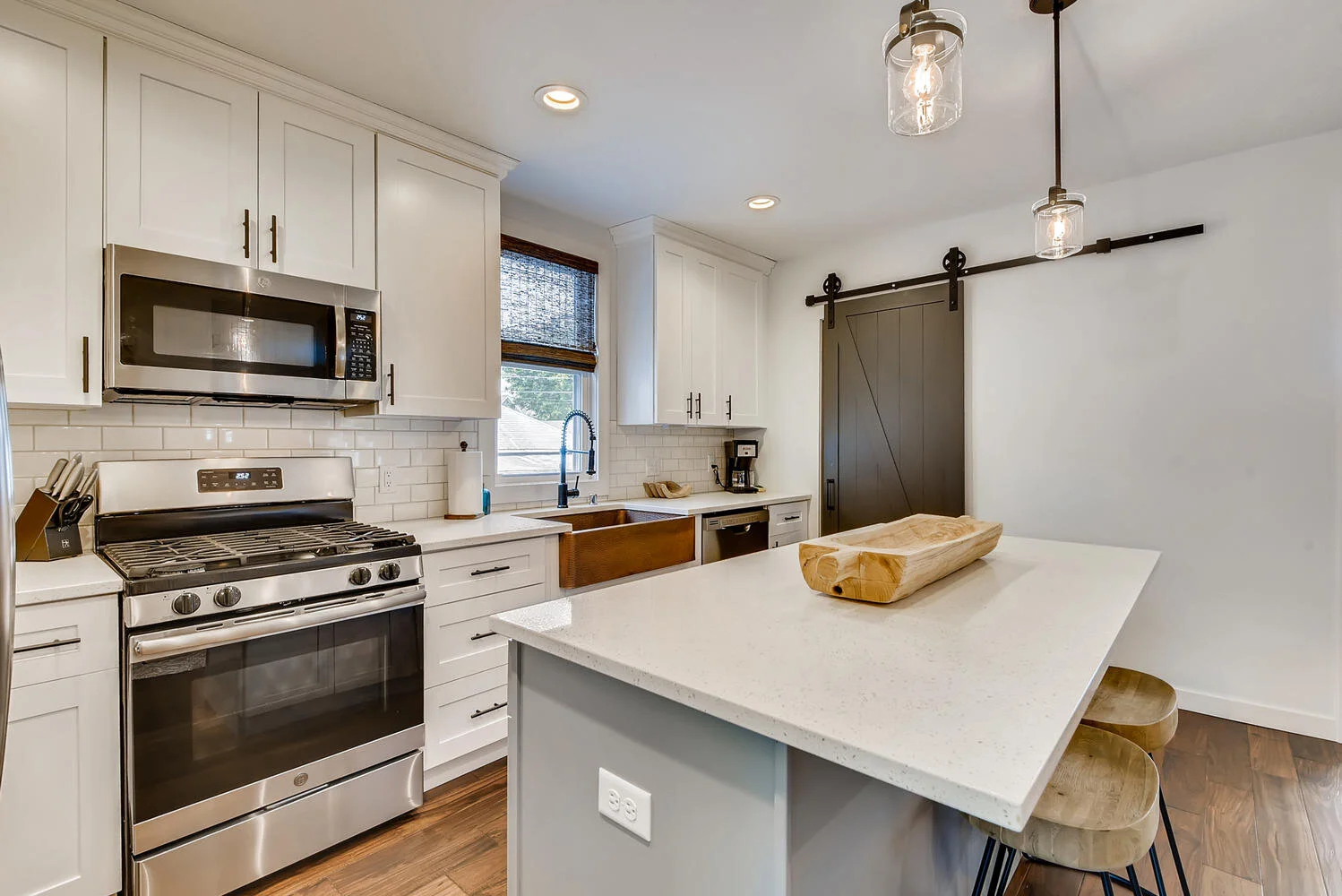 1719 6th St NE Minneapolis MN-large-010-010-Kitchen-1499x1000-72dpi.jpg