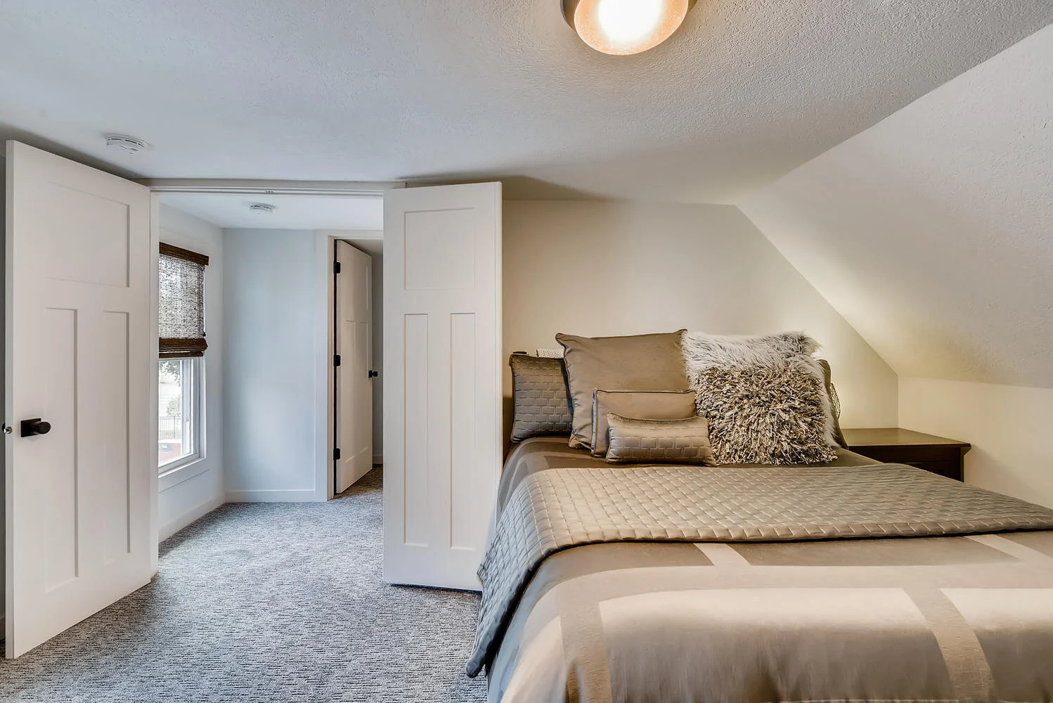 1719 6th St NE Minneapolis MN-large-020-017-2nd Floor Bedroom-1499x1000-72dpi.jpg