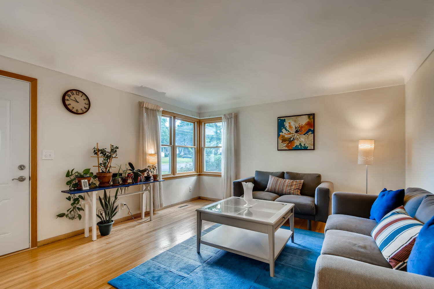 3413 27th Ave Minneapolis MN-large-003-002-Living Room-1500x1000-72dpi.jpg