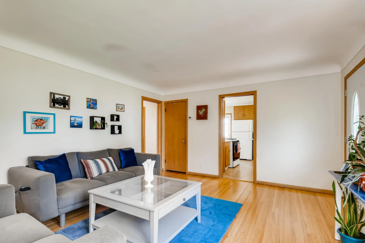 3413 27th Ave Minneapolis MN-large-005-006-Living Room-1500x1000-72dpi.jpg