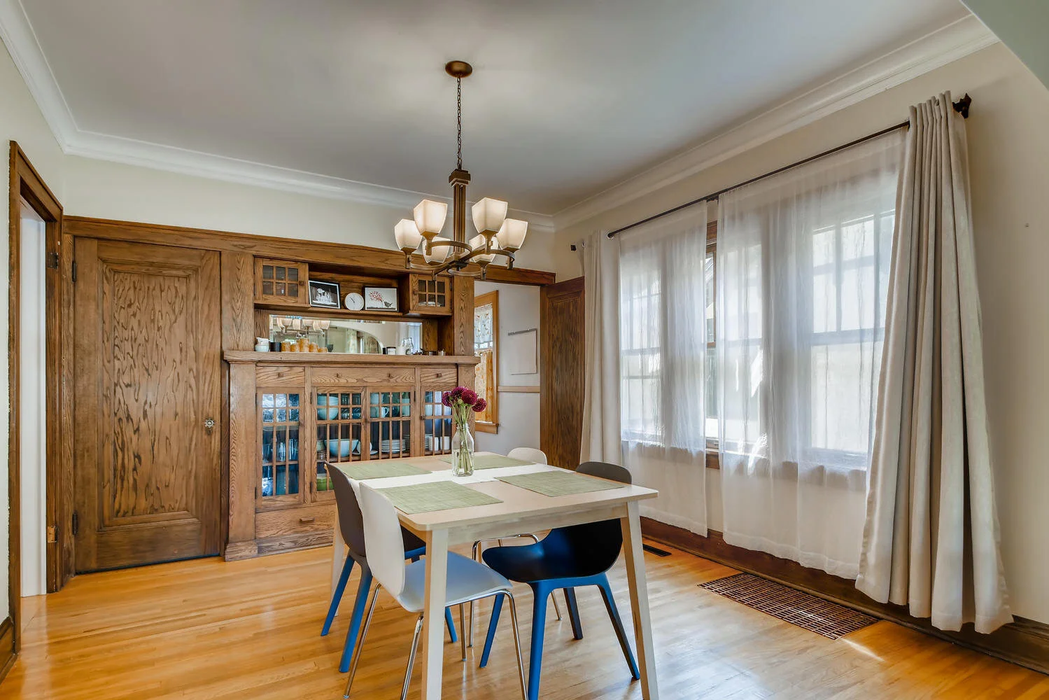3031 Ulysses St NE Minneapolis-large-012-014-Dining Room-1500x1000-72dpi.jpg