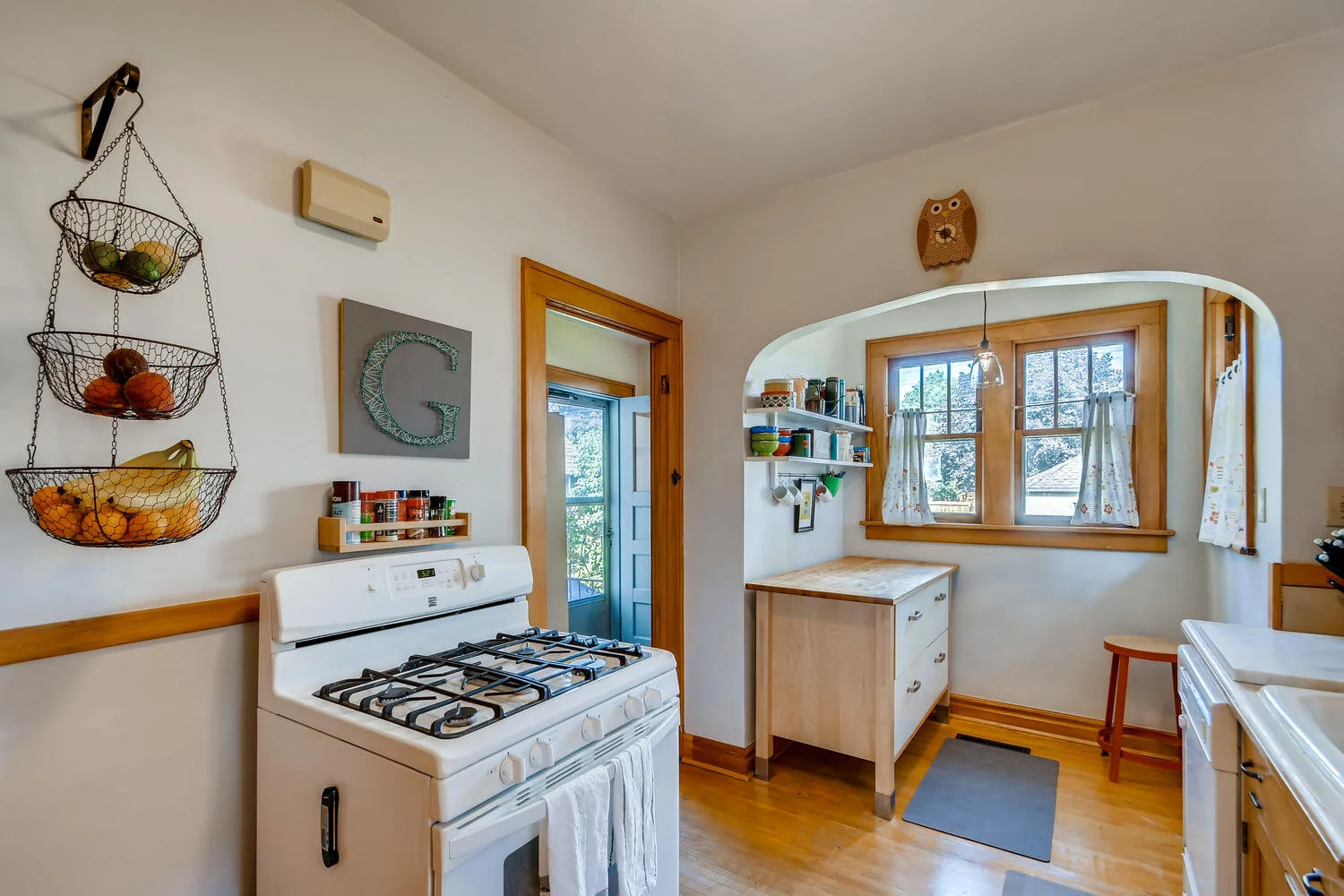3031 Ulysses St NE Minneapolis-large-013-009-Kitchen-1500x1000-72dpi.jpg