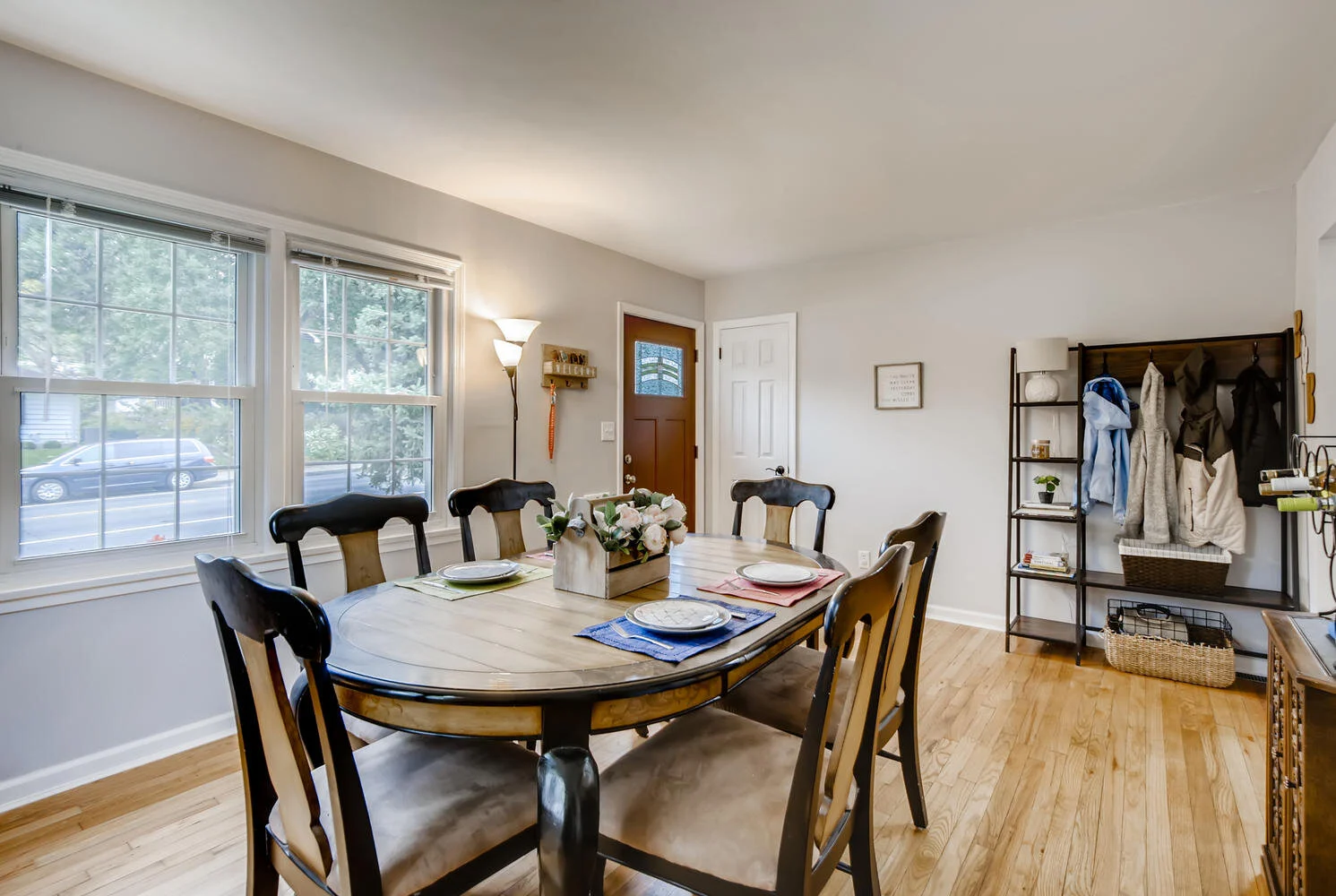 5329 Xerxes Ave S Minneapolis-large-010-009-Dining Room-1492x1000-72dpi.jpg