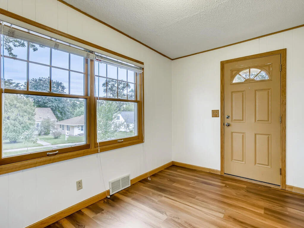 3547 Pierce St NE Minneapolis-024-019-Porch-MLS_Size.jpg