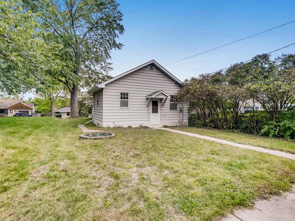 3547 Pierce St NE Minneapolis-026-028-Back Yard-MLS_Size.jpg