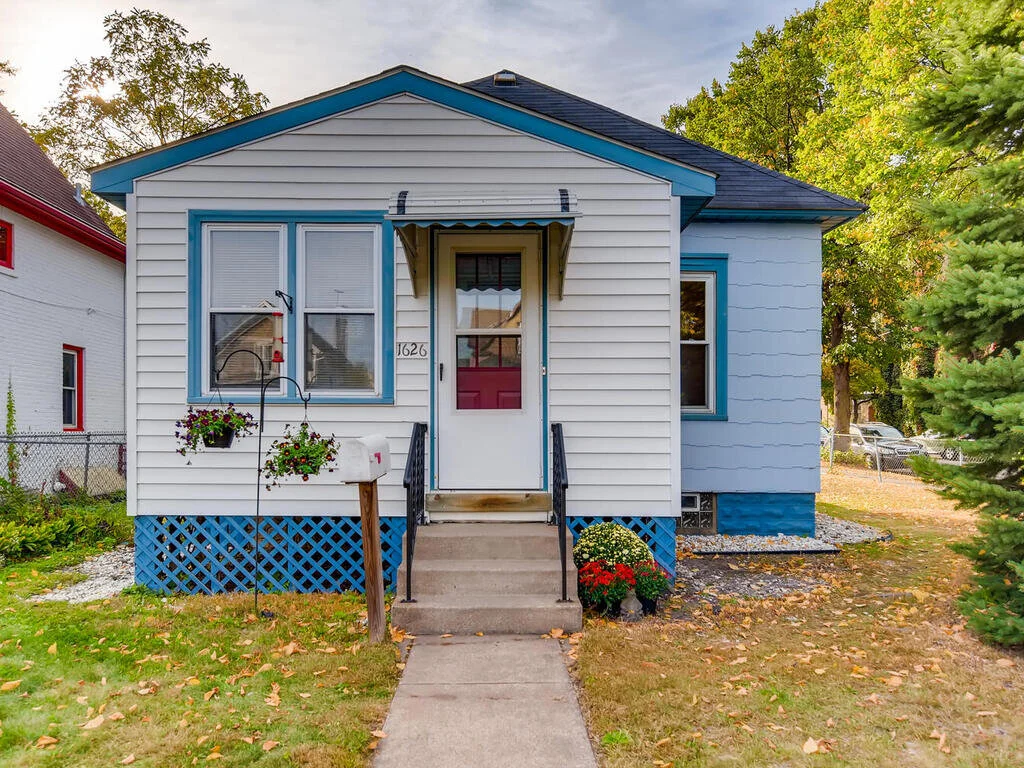 1626 Madison St NE Minneapolis-001-002-Exterior Front-MLS_Size.jpg