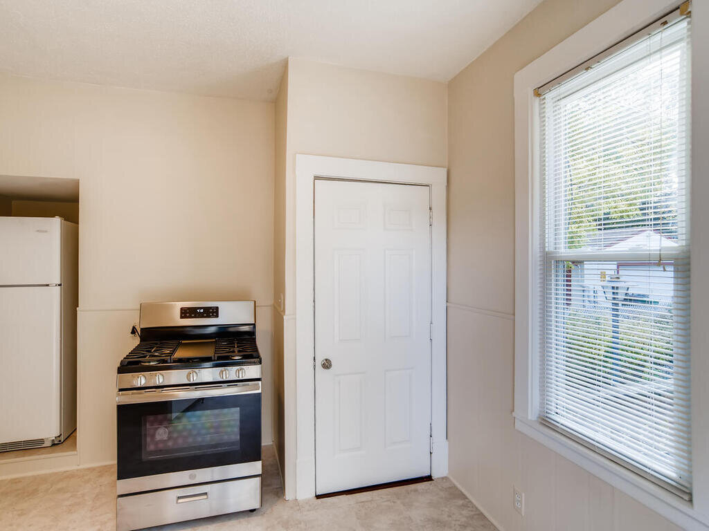 1626 Madison St NE Minneapolis-012-011-Kitchen-MLS_Size.jpg