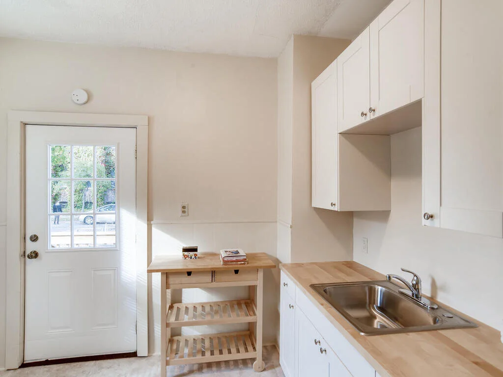 1626 Madison St NE Minneapolis-013-023-Kitchen-MLS_Size.jpg