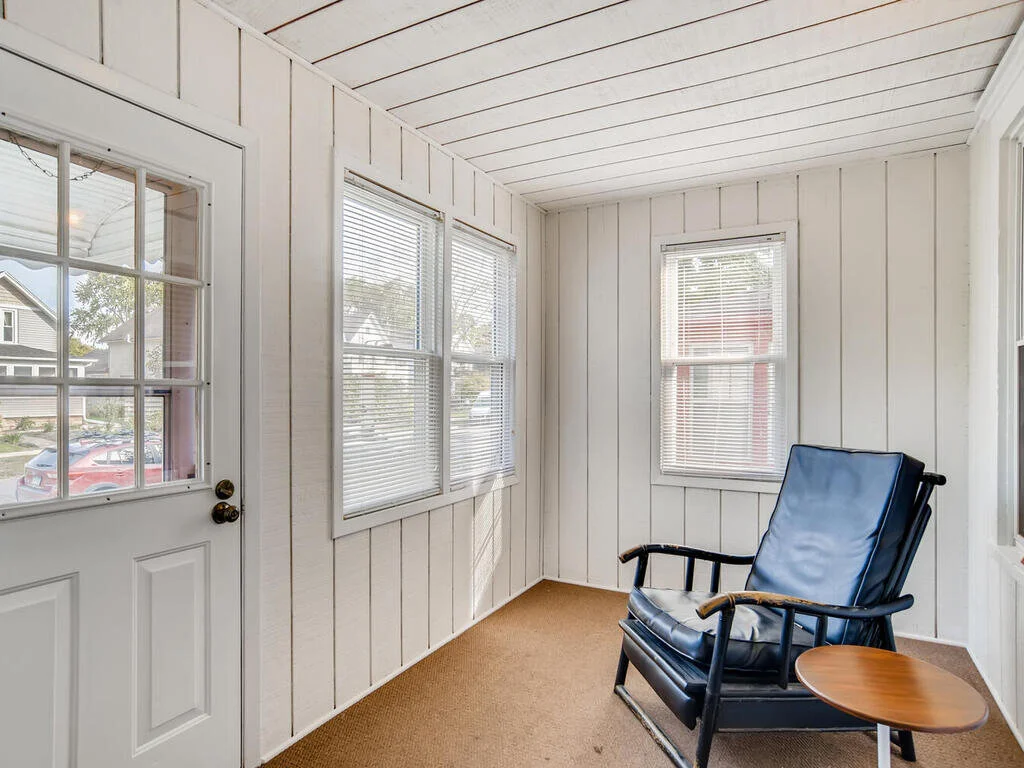 1626 Madison St NE Minneapolis-020-021-Porch-MLS_Size.jpg