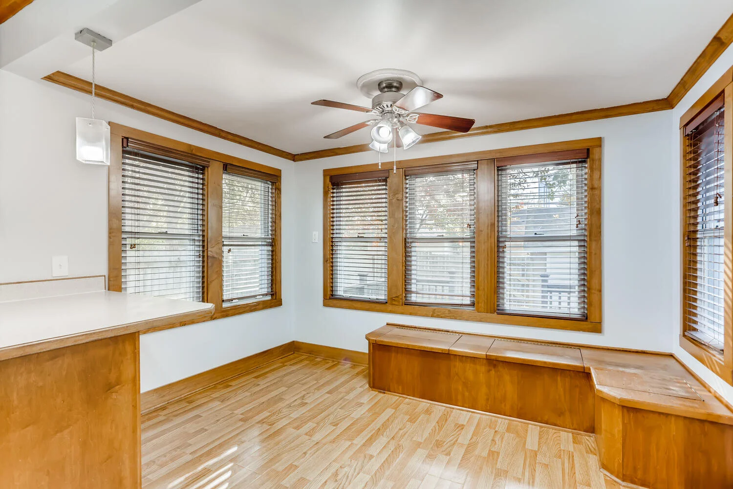4023 Sheridan Ave N-large-013-018-Breakfast Area-1500x1000-72dpi.jpg