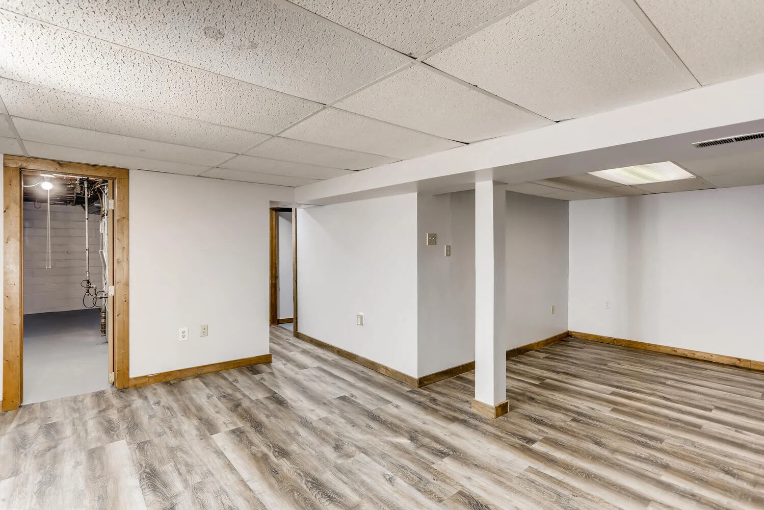 4023 Sheridan Ave N-large-023-024-Lower Level Recreation Room-1500x1000-72dpi.jpg