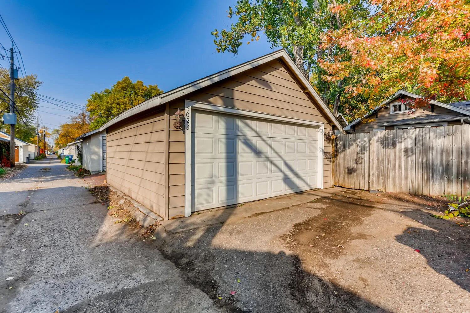 4023 Sheridan Ave N-large-028-026-Garage-1500x1000-72dpi.jpg