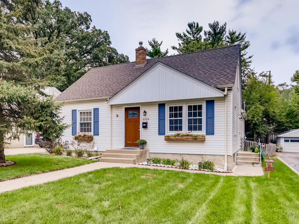 5329 Xerxes Ave S Minneapolis-003-001-Exterior Front-MLS_Size.jpg