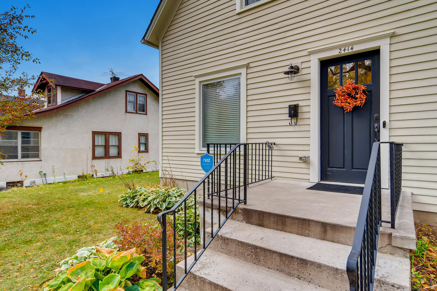 2414 Garfield St NE-large-002-005-Exterior Front Entry-1500x1000-72dpi.jpg