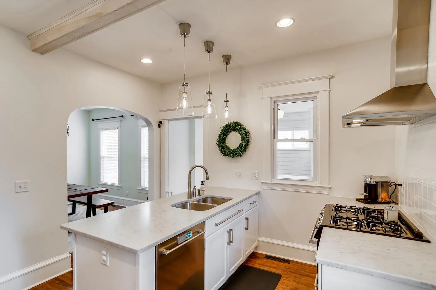 2414 Garfield St NE-large-008-006-Kitchen-1500x1000-72dpi.jpg