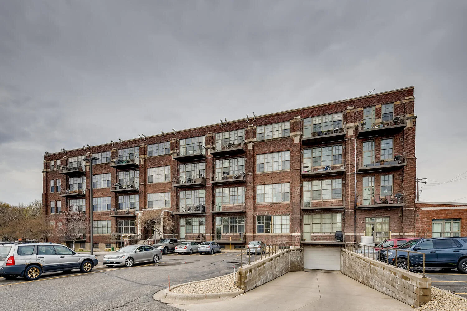 1901 E Hennepin 108-large-003-001-Exterior Front-1500x1000-72dpi.jpg