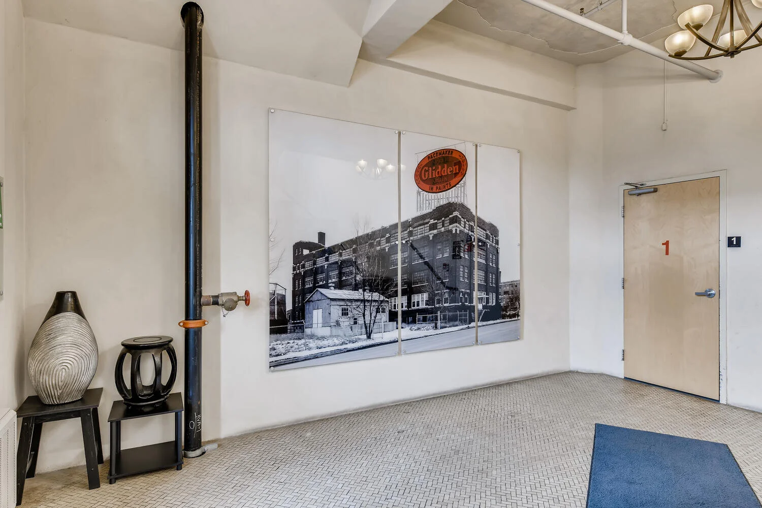 1901 E Hennepin 108-large-006-004-Foyer-1500x1000-72dpi.jpg