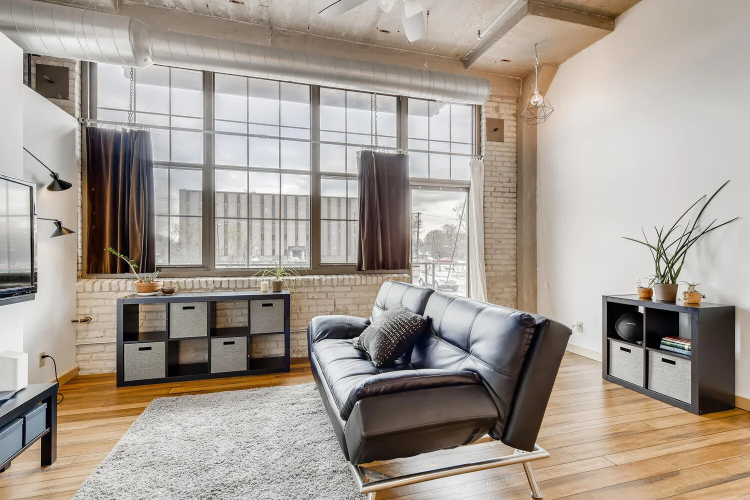 1901 E Hennepin 108-large-007-007-Living Room-1500x1000-72dpi.jpg