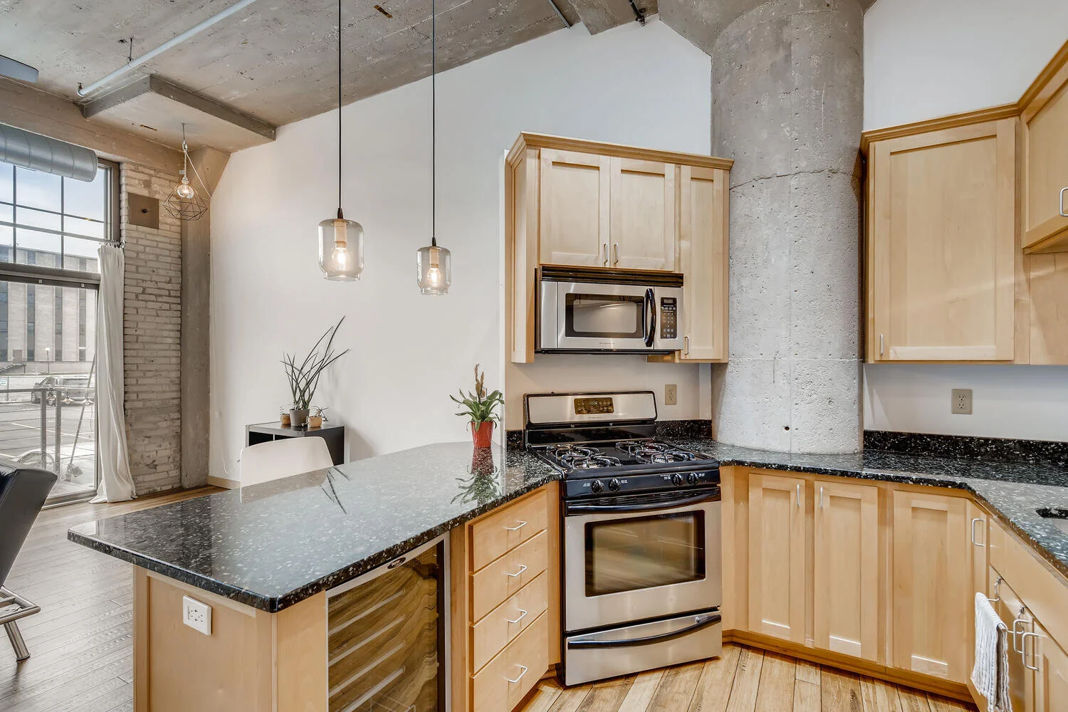 1901 E Hennepin 108-large-013-014-Kitchen-1500x1000-72dpi.jpg