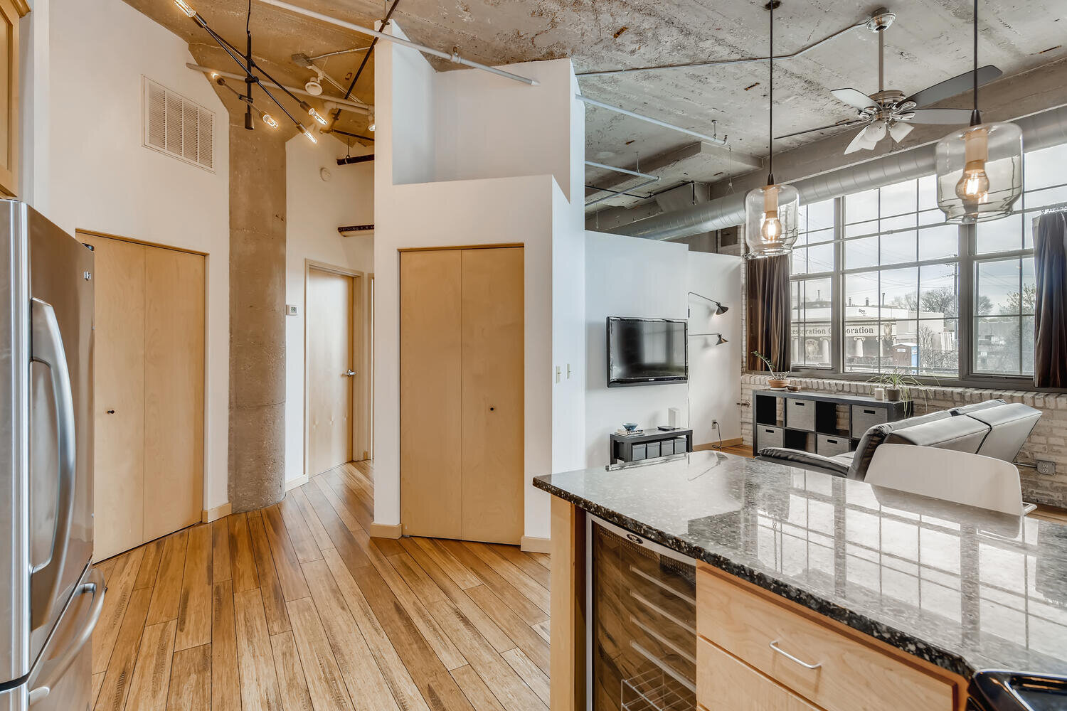 1901 E Hennepin 108-large-017-016-Kitchen-1500x1000-72dpi.jpg