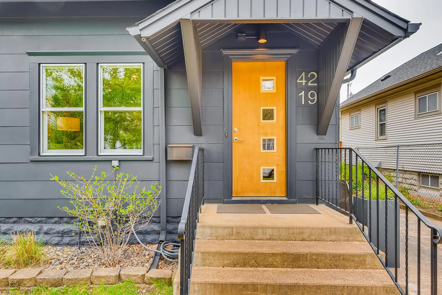 4219 12th Ave S Minneapolis MN-large-004-004-Exterior Front Entry-1498x1000-72dpi.jpg