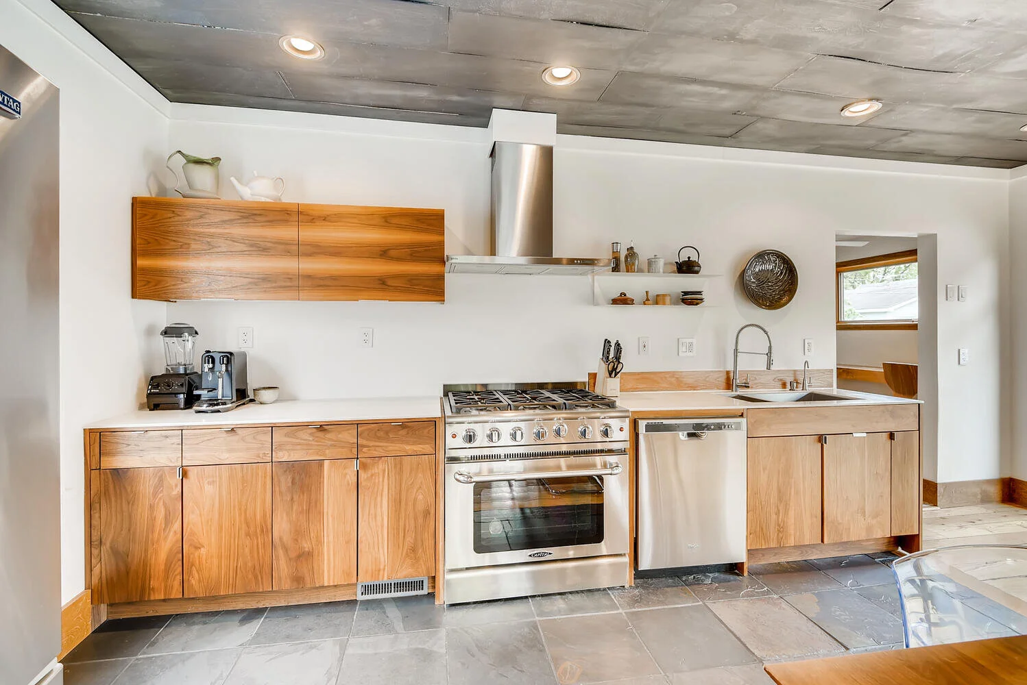 4219 12th Ave S Minneapolis MN-large-010-018-Kitchen-1498x1000-72dpi.jpg