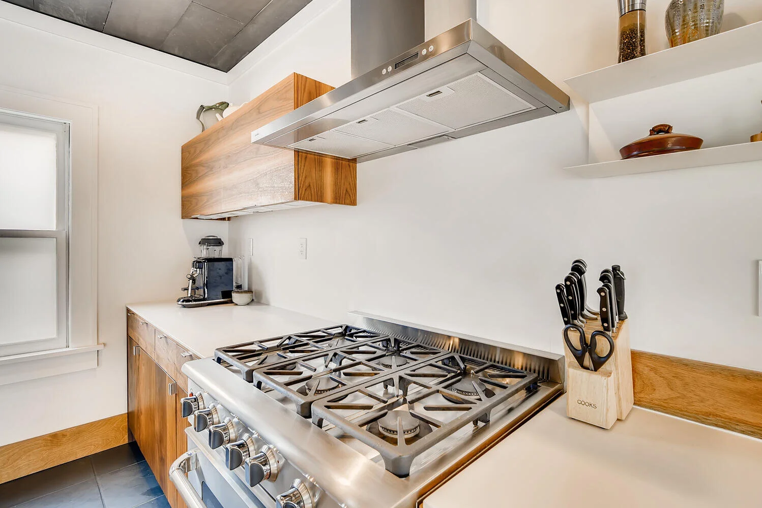 4219 12th Ave S Minneapolis MN-large-022-021-Kitchen Detail-1498x1000-72dpi.jpg