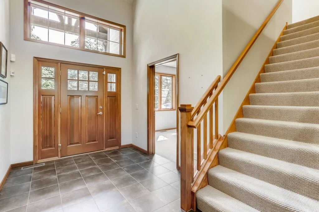 05 Foyer.jpg