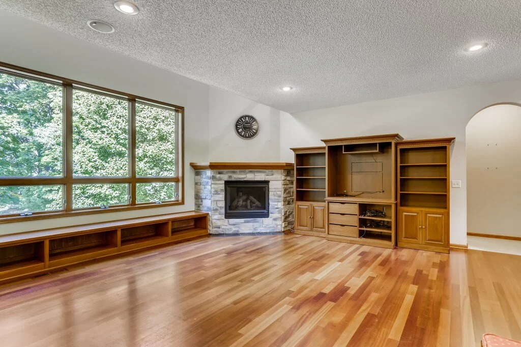 07 Living Room.jpg