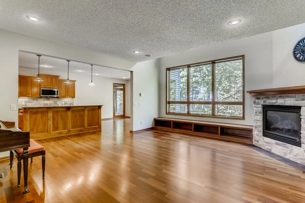 09 Living Room.jpg