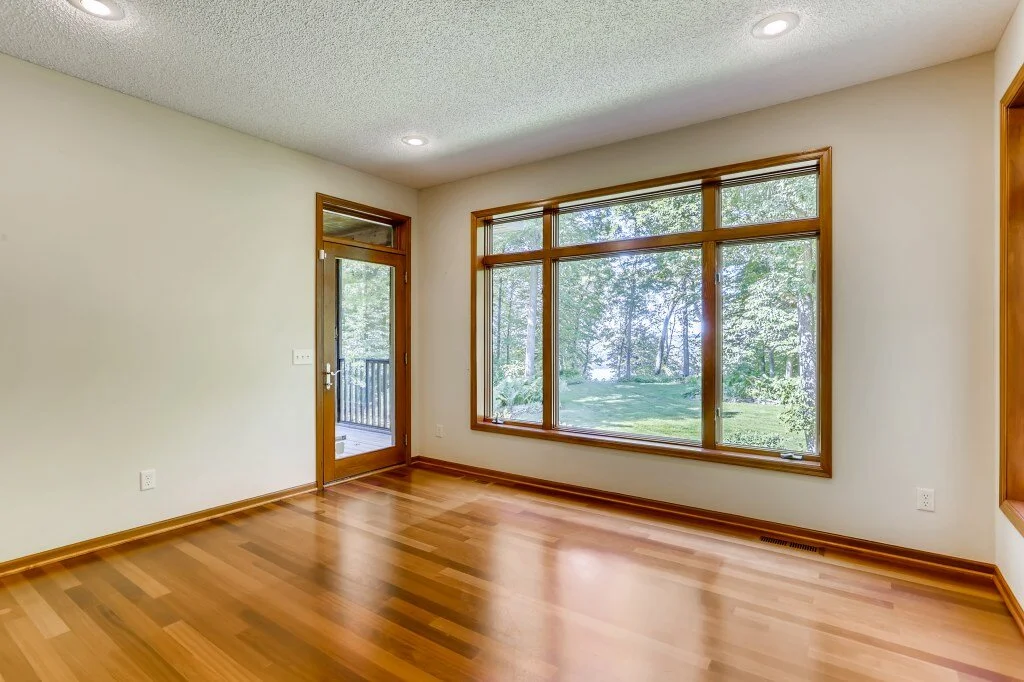 14 Breakfast Area.jpg