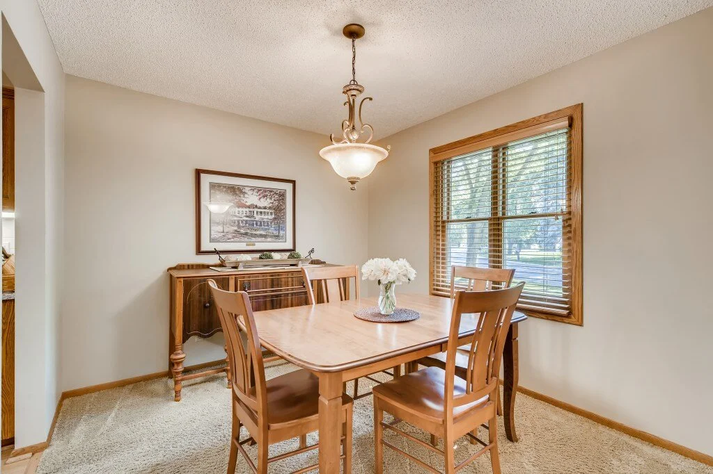 08 Dining Room.jpg