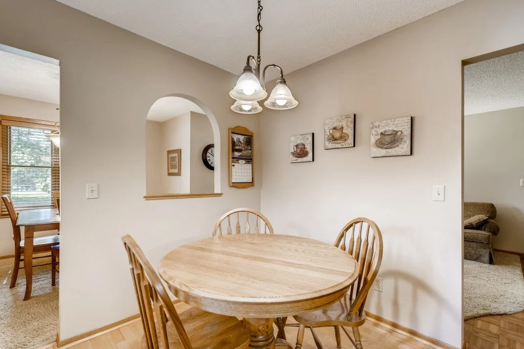 15 Breakfast Area.jpg