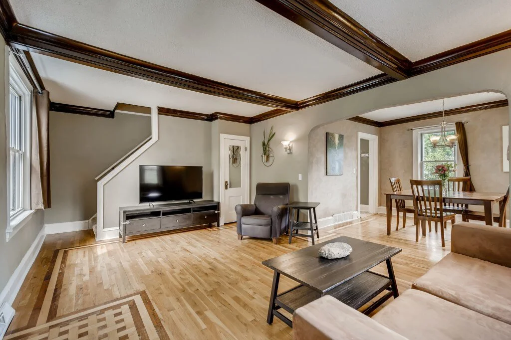 07 Living Room.jpg