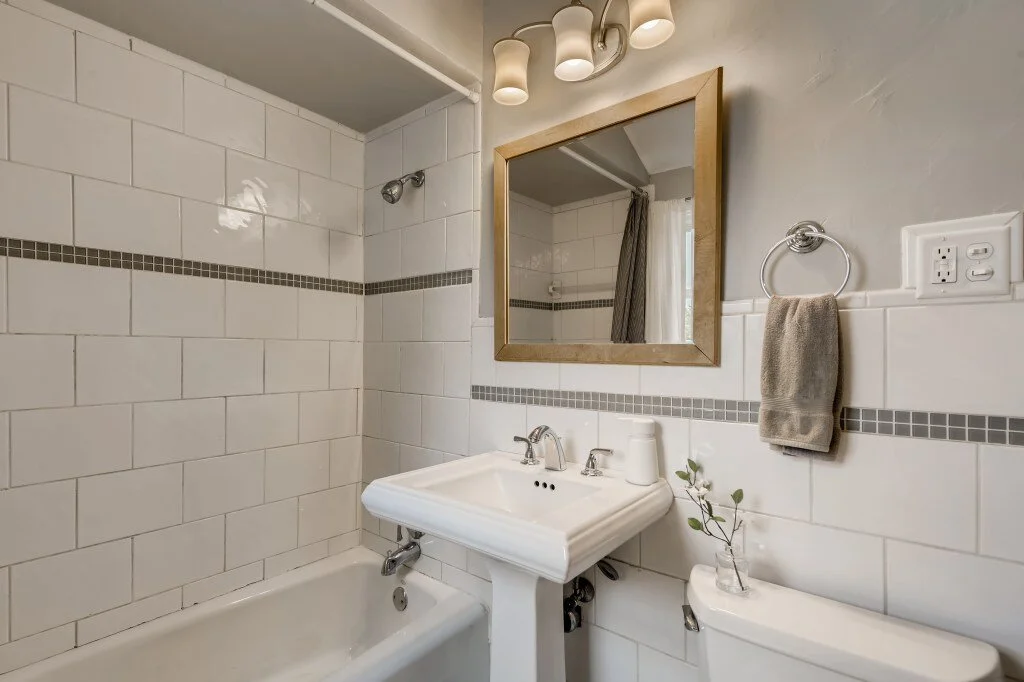 21 2nd Floor Primary Bathroom.jpg