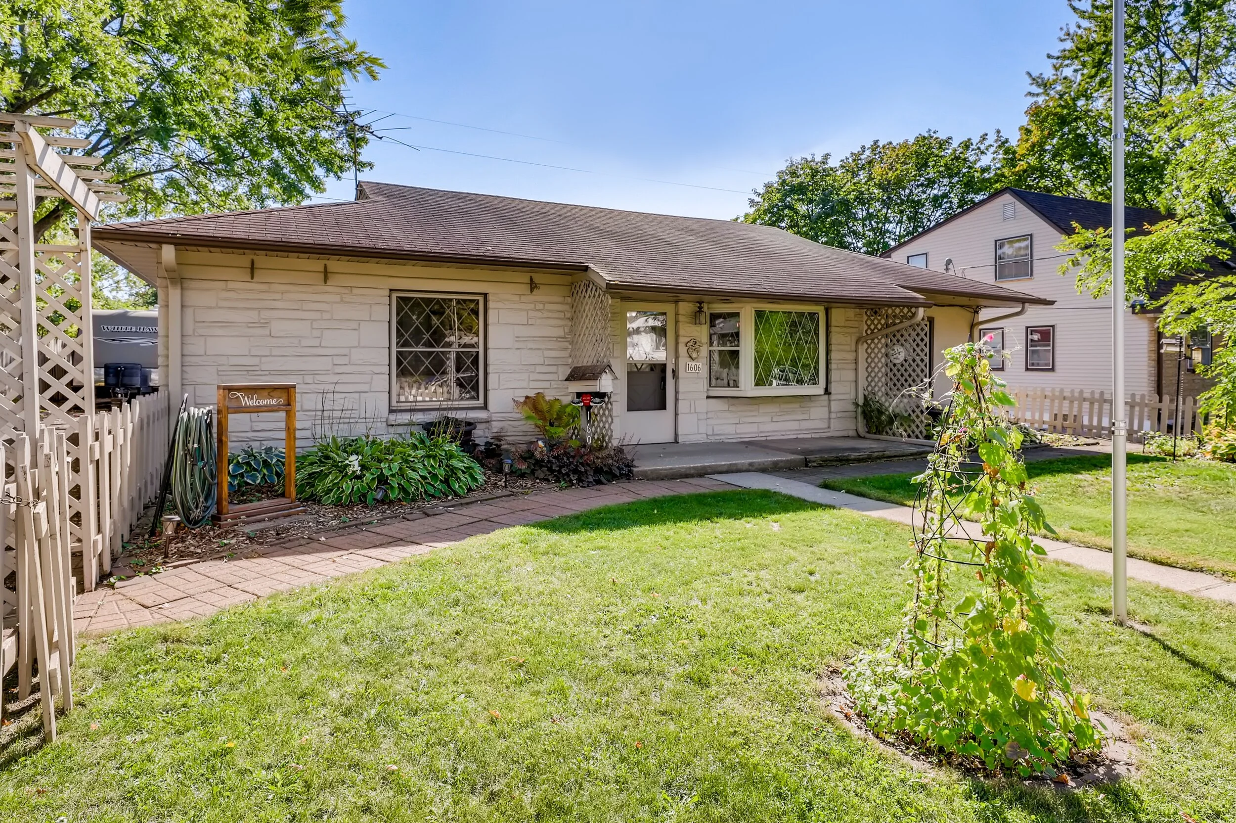 01 Exterior Front-Edit.jpeg